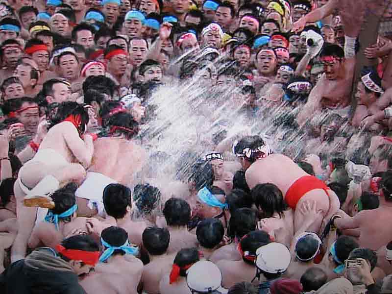 La cohue du Konomiya Hadaka Matsuri