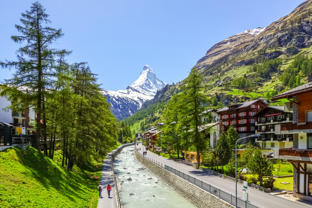 2025年スイスの山岳リゾート