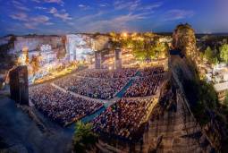 夏期限定！ウィーン郊外の野外音楽祭『ザンクト・マルガレーテン＆メルビッシュ』