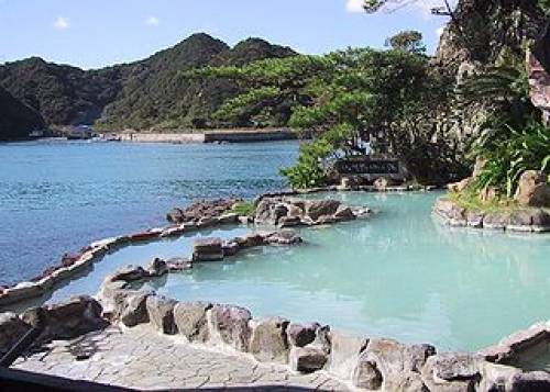 Onsen: source thermale comme trésor naturel de l'archipel