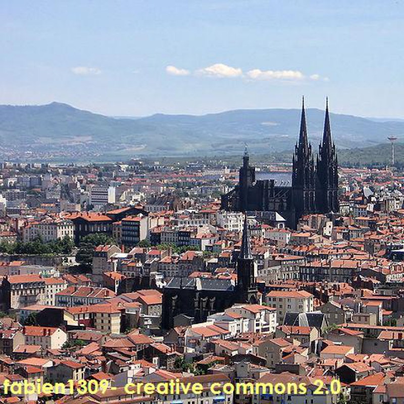 クレルモン・フェラン、魅惑の黒い教会