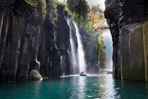 Aventure dans le monde légendaire de Takachiho